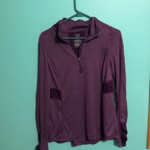 Long sleeve slightly fitted workout too